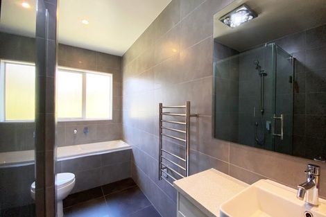 Photo of property in 33 Saint Maroun Rise, The Gardens, Auckland, 2105