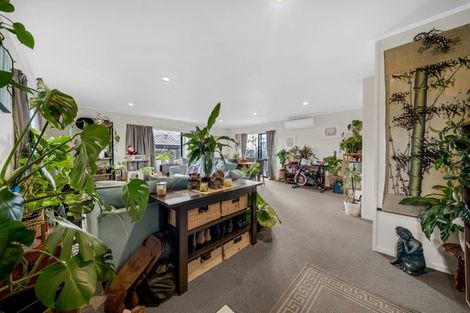 Photo of property in 5b Chelmsley Avenue, Henderson, Auckland, 0612