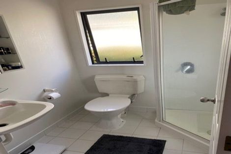 Photo of property in 20 Landsdowne Terrace, Karori, Wellington, 6012