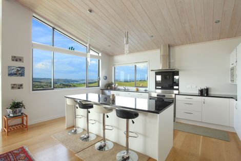 Photo of property in 65 Te Ahiawa Road, Raglan, 3297