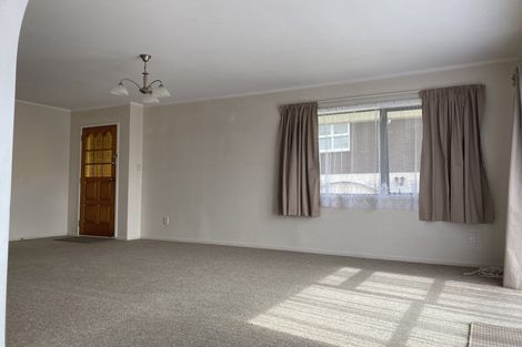 Photo of property in 233 Hepburn Road, Glendene, Auckland, 0602