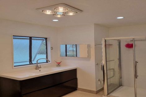 Photo of property in 20 Triangle Road, Massey, Auckland, 0614