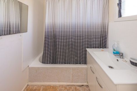 Photo of property in 12 Mosston Road, Castlecliff, Whanganui, 4501