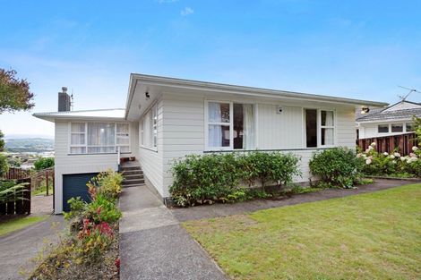 Photo of property in 4 Bishops Glen, Tawa, Wellington, 5028
