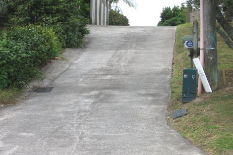 Photo of property in 15a Roberts Road, Glenfield, Auckland, 0629