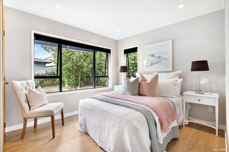 Photo of property in 25 Meadowland Drive, Somerville, Auckland, 2014