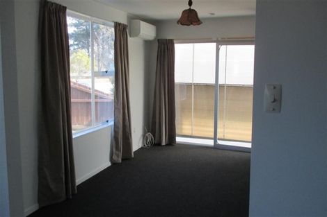 Photo of property in 1/90 Queenspark Drive, Parklands, Christchurch, 8083