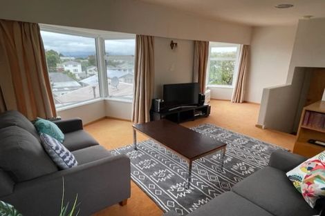 Photo of property in 15 Helen Street, Brooklyn, Wellington, 6021