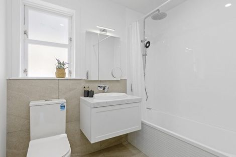 Photo of property in 162 Queen Street West, Levin, 5510