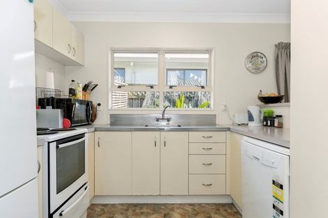 Photo of property in 4b Queen Road, Bellevue, Tauranga, 3110