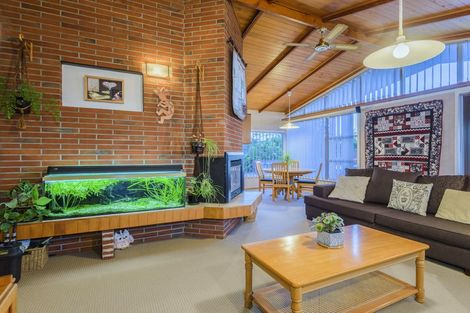 Photo of property in 10 Kay Drive, Blockhouse Bay, Auckland, 0600