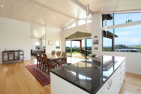 Photo of property in 65 Te Ahiawa Road, Raglan, 3297