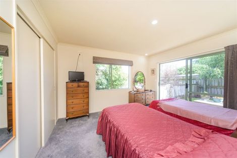 Photo of property in 6 Almond Grove, Feilding, 4702