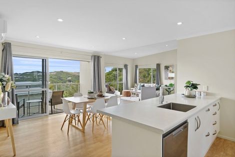 Photo of property in 10 Mewburn Rise, Karori, Wellington, 6012