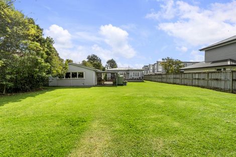 Photo of property in 93 Lynwood Road, New Lynn, Auckland, 0600