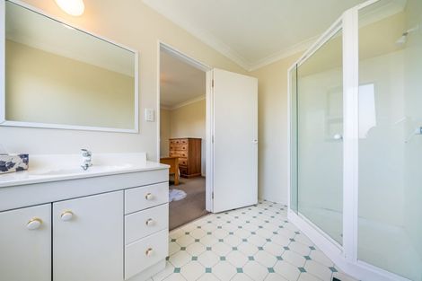 Photo of property in 2/167 Westchester Drive, Churton Park, Wellington, 6037