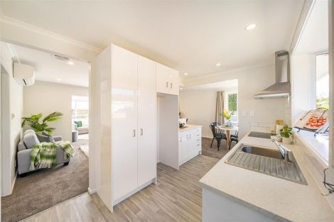 Photo of property in 5a Totara Park Road, Clouston Park, Upper Hutt, 5018