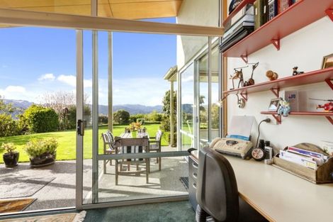 Photo of property in 33 Sylvan Way, Silverstream, Upper Hutt, 5019