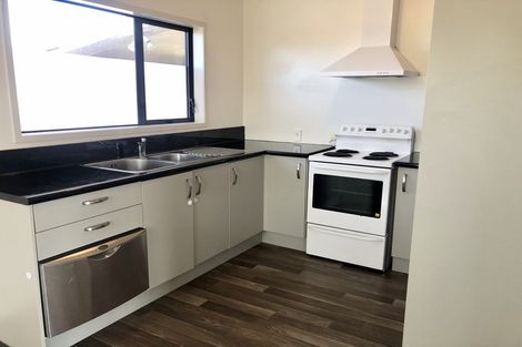 Photo of property in 10 Umu Place, Mangere, Auckland, 2022