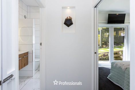 Photo of property in 6 Fendalton Crescent, Pinehaven, Upper Hutt, 5019