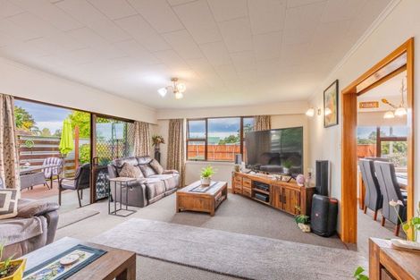 Photo of property in 27 Norwich Crescent, Tamatea, Napier, 4112