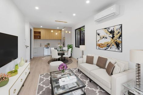 Photo of property in 29d Mirrabooka Avenue, Botany Downs, Auckland, 2010