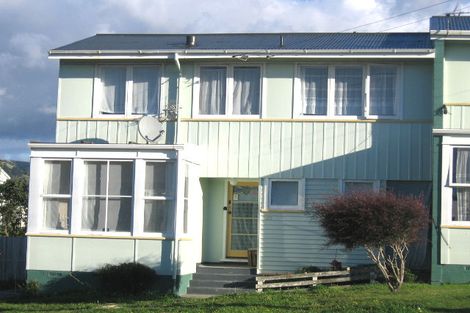 Photo of property in 110a-c Castor Crescent, Cannons Creek, Porirua, 5024