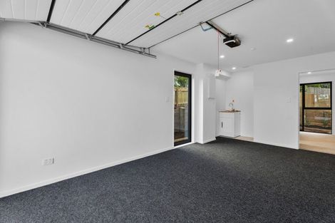 Photo of property in 1/33 Elizabeth Drive, West Harbour, Auckland, 0618
