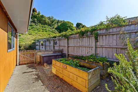 Photo of property in 4 Leanne Way, Waikanae Beach, Waikanae, 5036