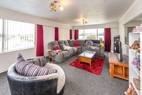 Photo of property in 6 Murch Place, Tawhero, Whanganui, 4500