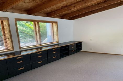 Photo of property in 44 Island Bay Road, Beach Haven, Auckland, 0626