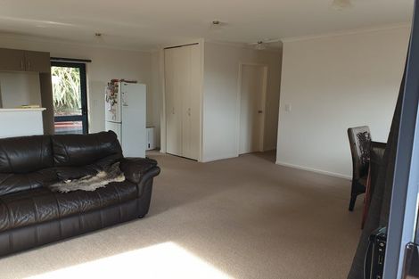 Photo of property in 56a Salford Street, Newlands, Wellington, 6037