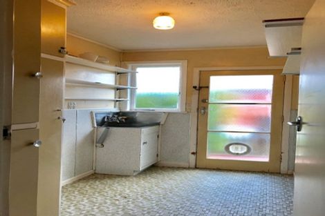 Photo of property in 42 Archibald Road, Kelston, Auckland, 0602