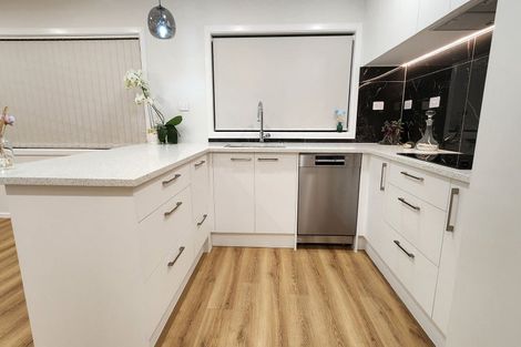 Photo of property in 10 Miramar Place, Pakuranga, Auckland, 2010