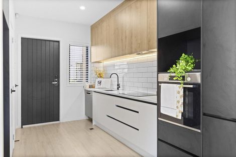 Photo of property in 2a Mcquoid Place, Glenfield, Auckland, 0629