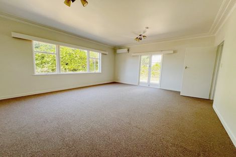 Photo of property in 18 Woodford Avenue, Henderson, Auckland, 0610