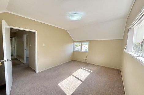 Photo of property in 5 Ancona Lane, Goodwood Heights, Auckland, 2105