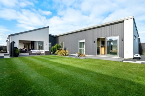 Photo of property in 27 Finstock Way, Rolleston, 7614