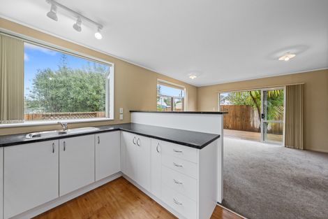 Photo of property in 3 Poto Street, Te Atatu South, Auckland, 0610