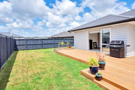 Photo of property in 3 Kuawa Drive, Kumeu, 0810