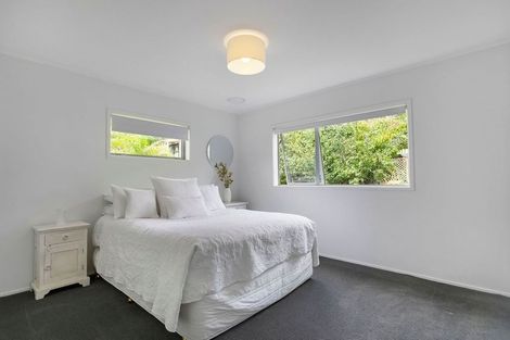 Photo of property in 2/61a Target Road, Totara Vale, Auckland, 0629