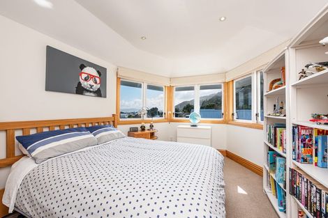 Photo of property in 5-7 Mahoe Street, Eastbourne, Lower Hutt, 5013