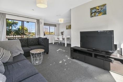 Photo of property in 15 Chislehurst Street, Henderson, Auckland, 0612