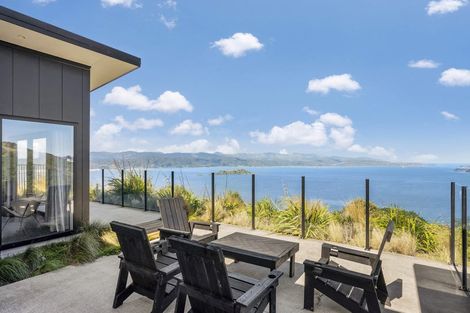 Photo of property in 17 Promontory Crescent, Newlands, Wellington, 6037