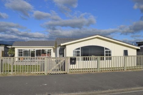 Photo of property in 68 Marine Parade, Otaki Beach, Otaki, 5512