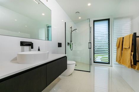 Photo of property in 30a Kingfisher Grove, Greenhithe, Auckland, 0632