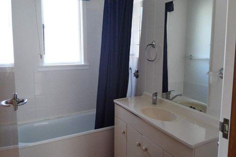 Photo of property in 77 Dale Crescent, Pakuranga, Auckland, 2010