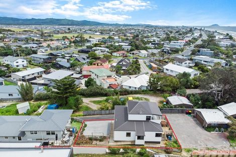 Photo of property in 1337c Papamoa Beach Road, Papamoa Beach, Papamoa, 3118