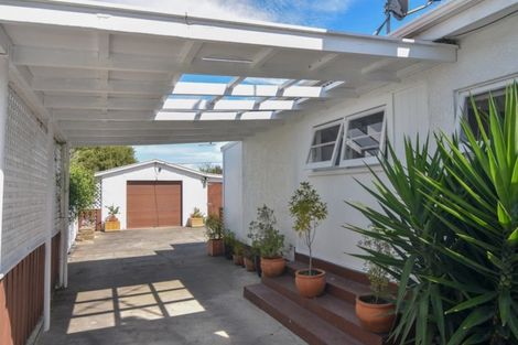 Photo of property in 35 Clifton Avenue, Carterton, 5713