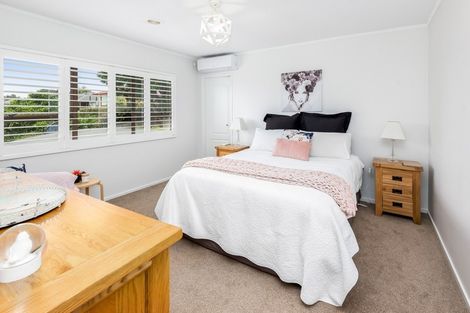 Photo of property in 23 Cumbrian Place, Conifer Grove, Takanini, 2112
